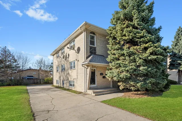 $469,900 | 4552 Prescott Avenue, Lyons, IL 60534