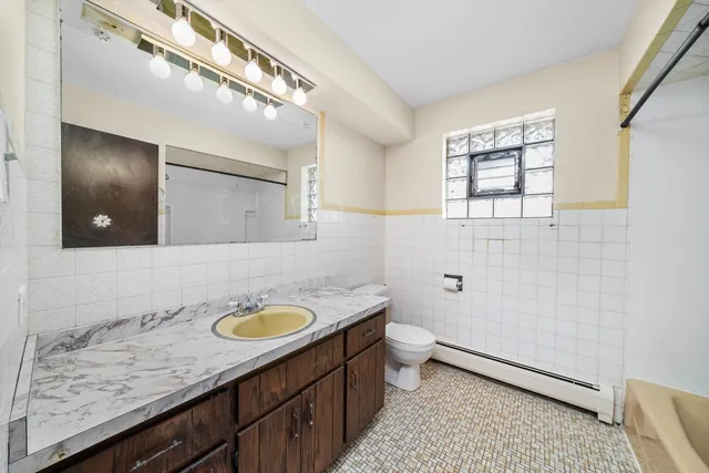 $469,900 | 4552 Prescott Avenue, Lyons, IL 60534