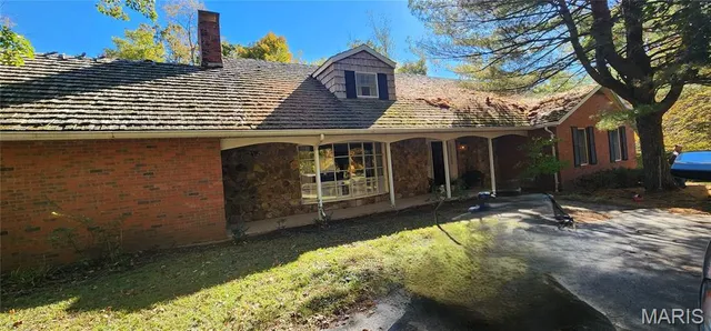 $299,000 | 7 Knollwood Drive, Chester, IL 62233