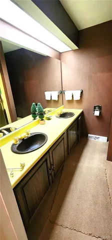 $299,000 | 7 Knollwood Drive, Chester, IL 62233