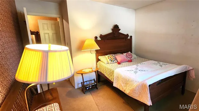 $299,000 | 7 Knollwood Drive, Chester, IL 62233