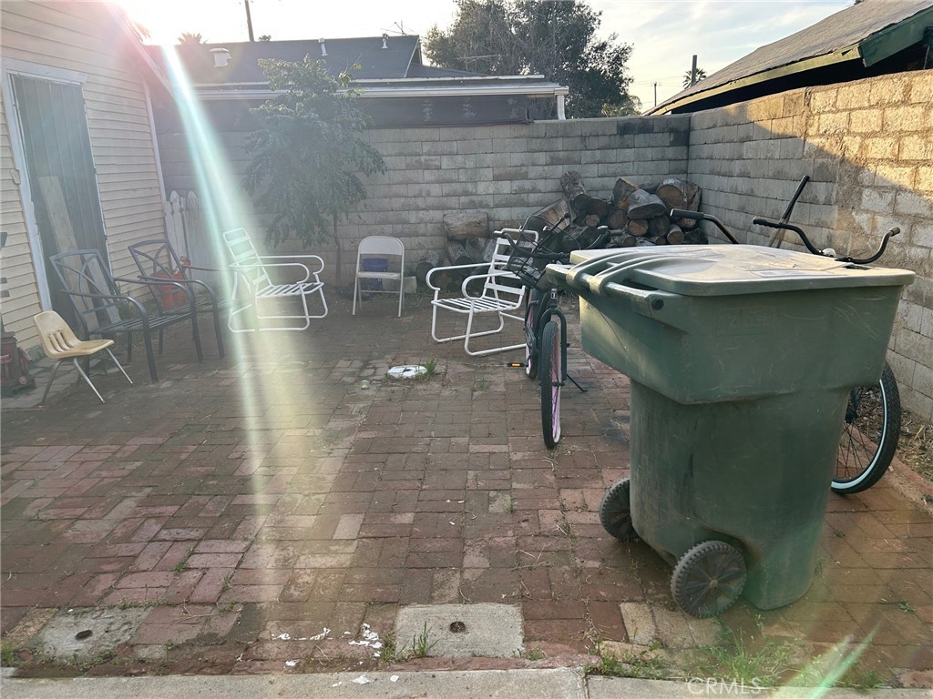 3393 Eucalyptus Avenue Riverside, CA 92507 - Photo 12 of 16 a view of outdoor seating space