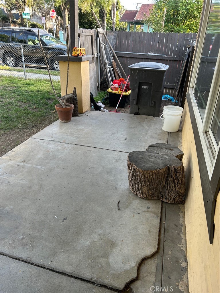 3393 Eucalyptus Avenue Riverside, CA 92507 - Photo 4 of 16 a view of outdoor space with seating