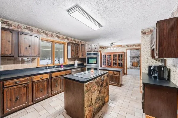 $398,500 | 6958 Dermond Road, Hermitage, PA 16148