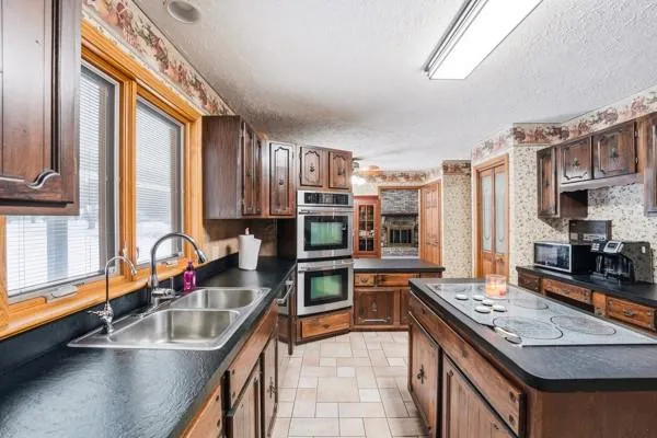 $398,500 | 6958 Dermond Road, Hermitage, PA 16148