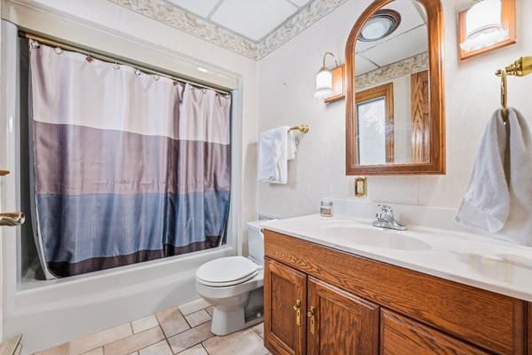 6958 Dermond Road Hermitage, PA 16148 - Photo 22 of 38 Main level full bath