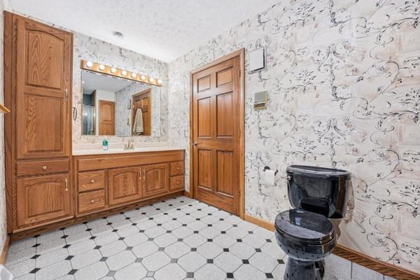 6958 Dermond Road Hermitage, PA 16148 - Photo 32 of 38 Main bath on upper level