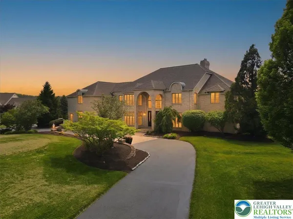 $1,690,000 | 4126 Cambridge Court, Schnecksville, PA 18078