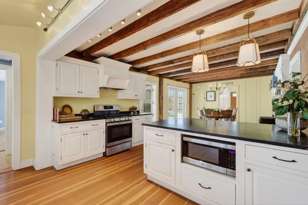 $1,125,000 | 392 Walnut Hill Road, North Yarmouth, ME 04097