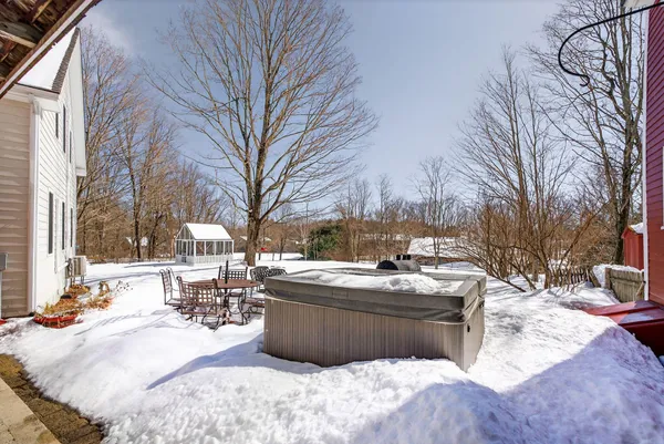 $1,125,000 | 392 Walnut Hill Road, North Yarmouth, ME 04097