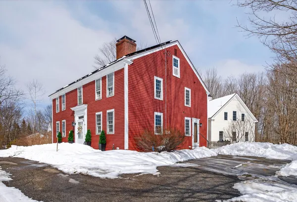 $1,125,000 | 392 Walnut Hill Road, North Yarmouth, ME 04097