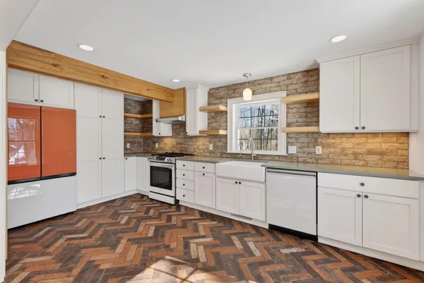 $1,125,000 | 392 Walnut Hill Road, North Yarmouth, ME 04097