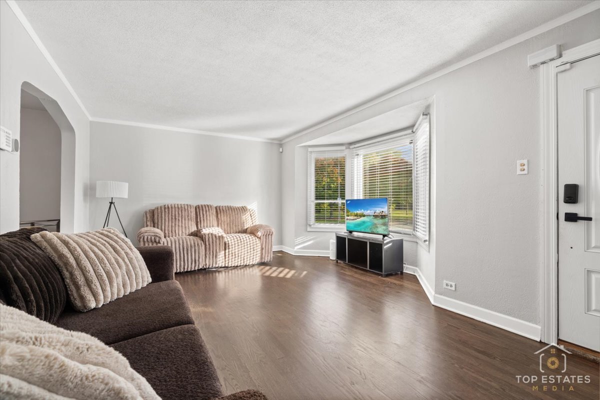 400 West 99th Place Chicago, IL 60628 - Photo 6 of 31