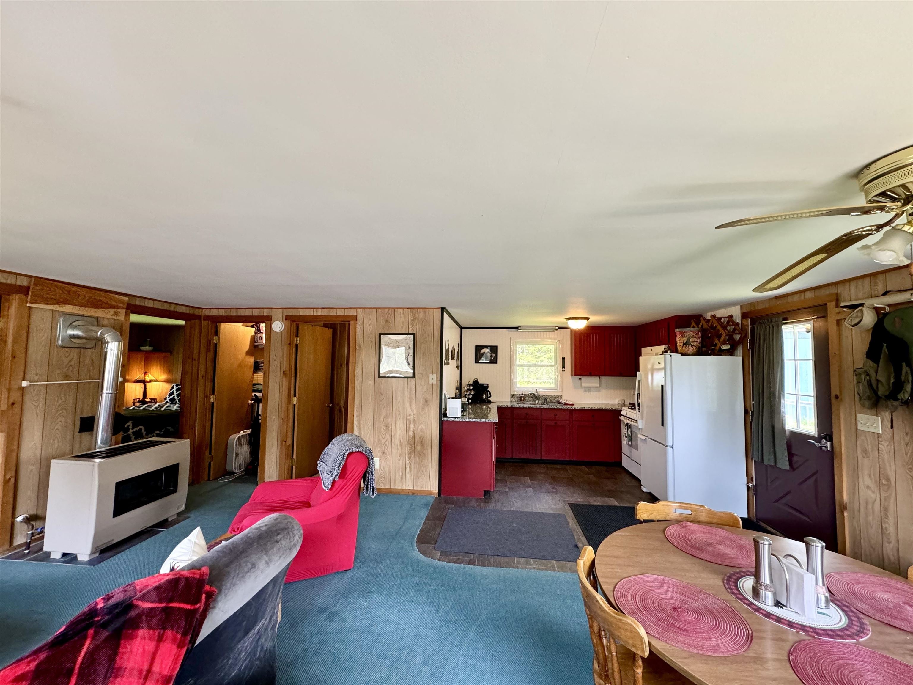 637 Back Lake Road Pittsburg, NH 03592 - Photo 3 of 40