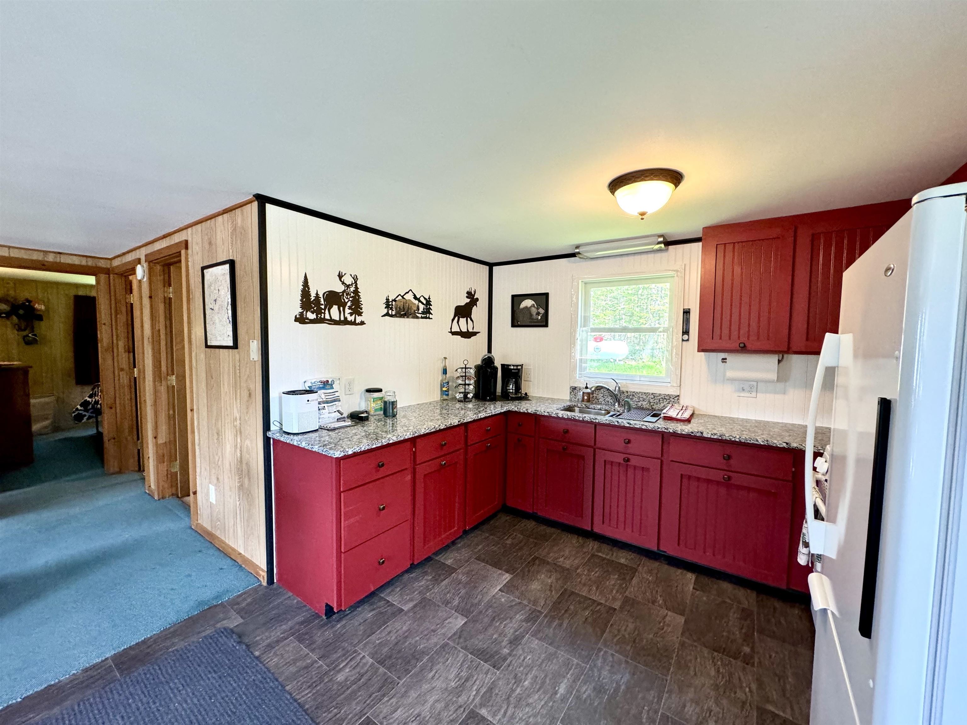 637 Back Lake Road Pittsburg, NH 03592 - Photo 5 of 40