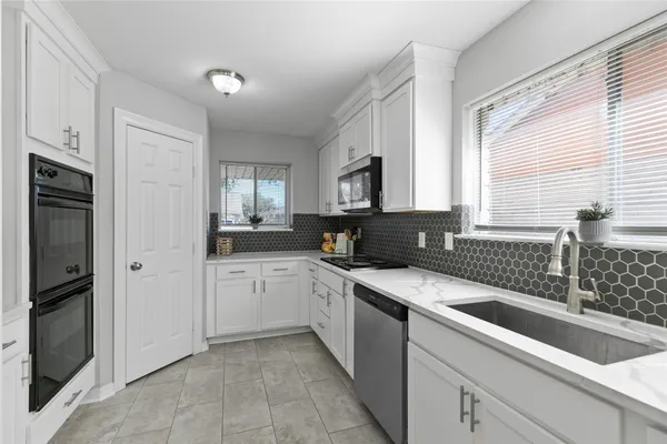 $2,000 | 11431 Bethnal Green Drive, Houston, TX 77066