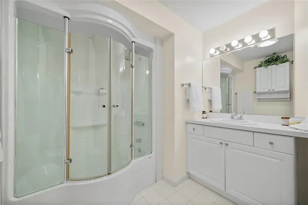 a view of a city street with house