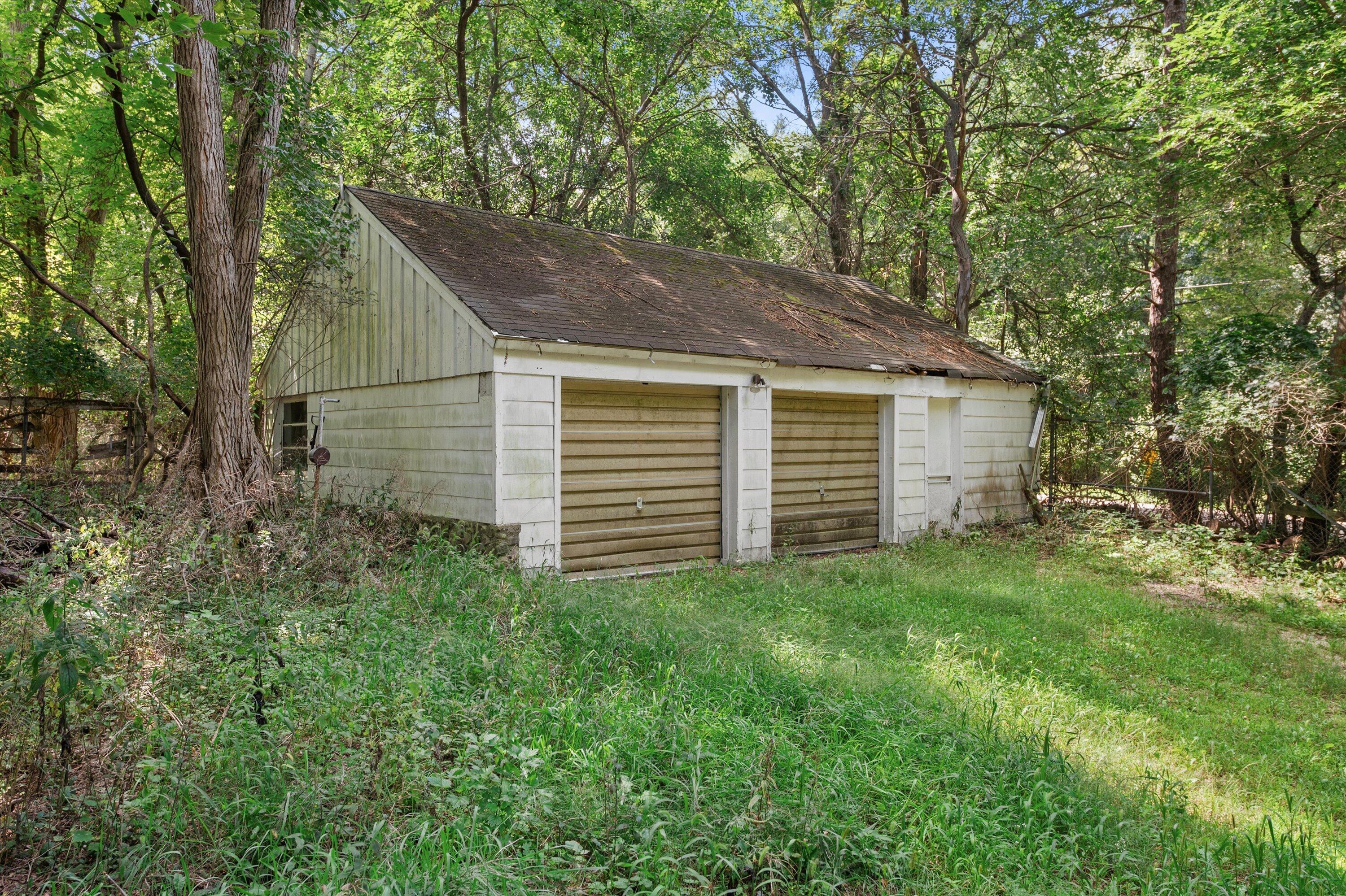 W349-s4002 Waterville Road Ottawa, WI 53118 - Photo 24 of 26 Garage