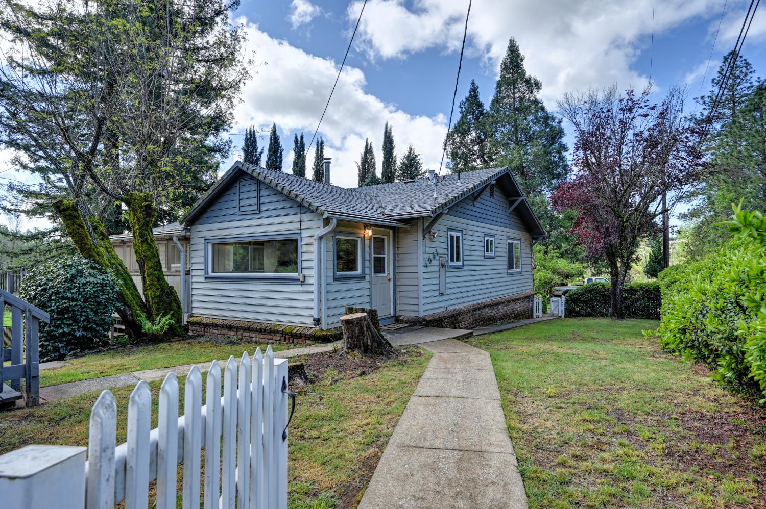 4541 Meadowbrook Road Garden Valley, CA 95633 - Photo 19 of 71 view of front of home