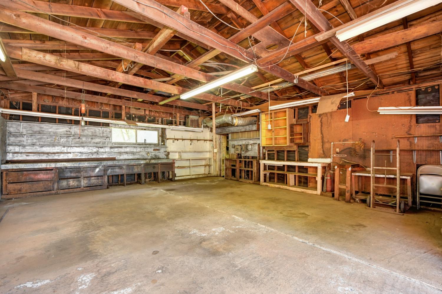 4541 Meadowbrook Road Garden Valley, CA 95633 - Photo 63 of 71 garage with a workshop area