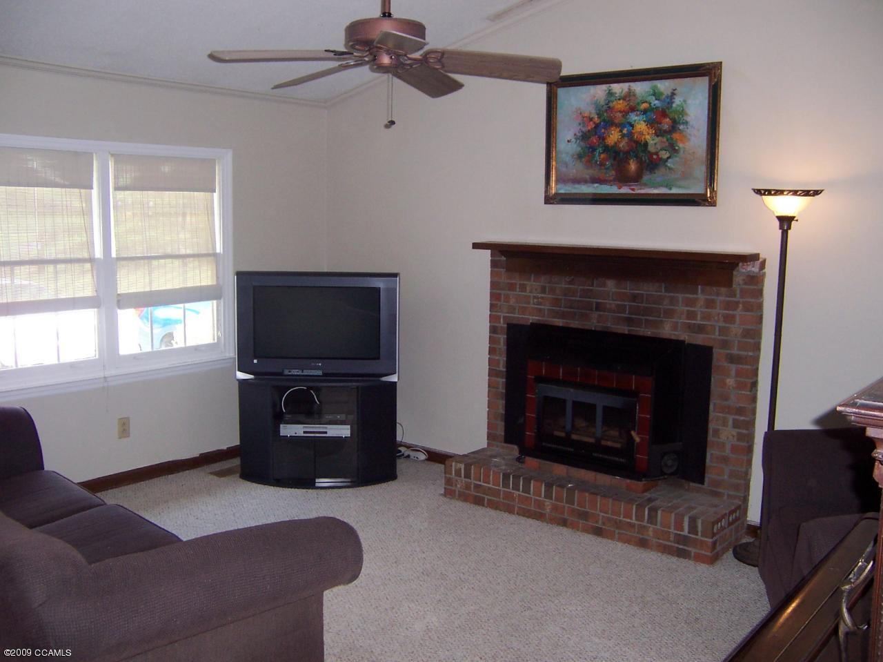 104 Manchester Road Havelock, NC 28532 - Photo 2 of 6 Living room