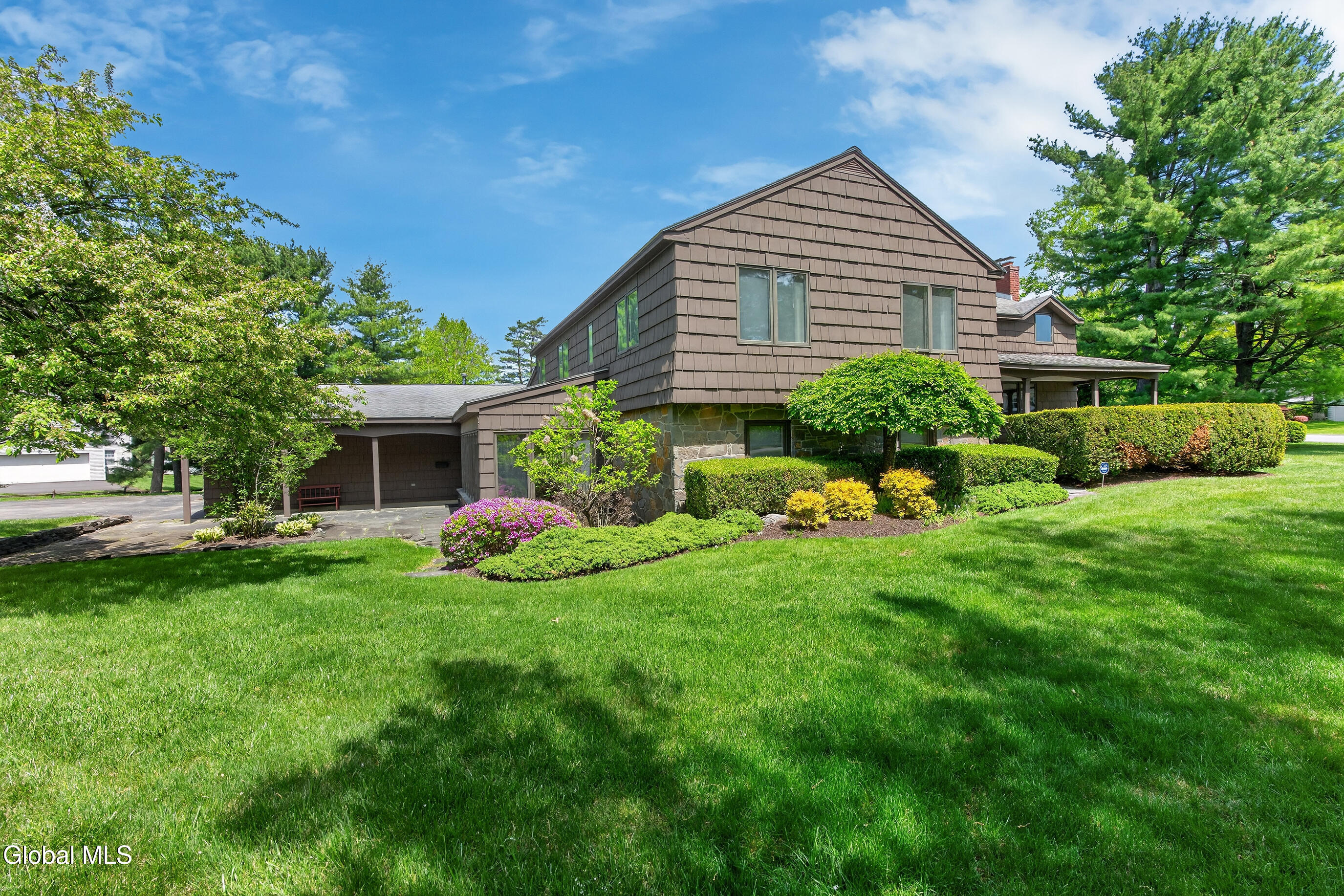008-1283-Hawthorn-Road-Niskayuna-NY-1230