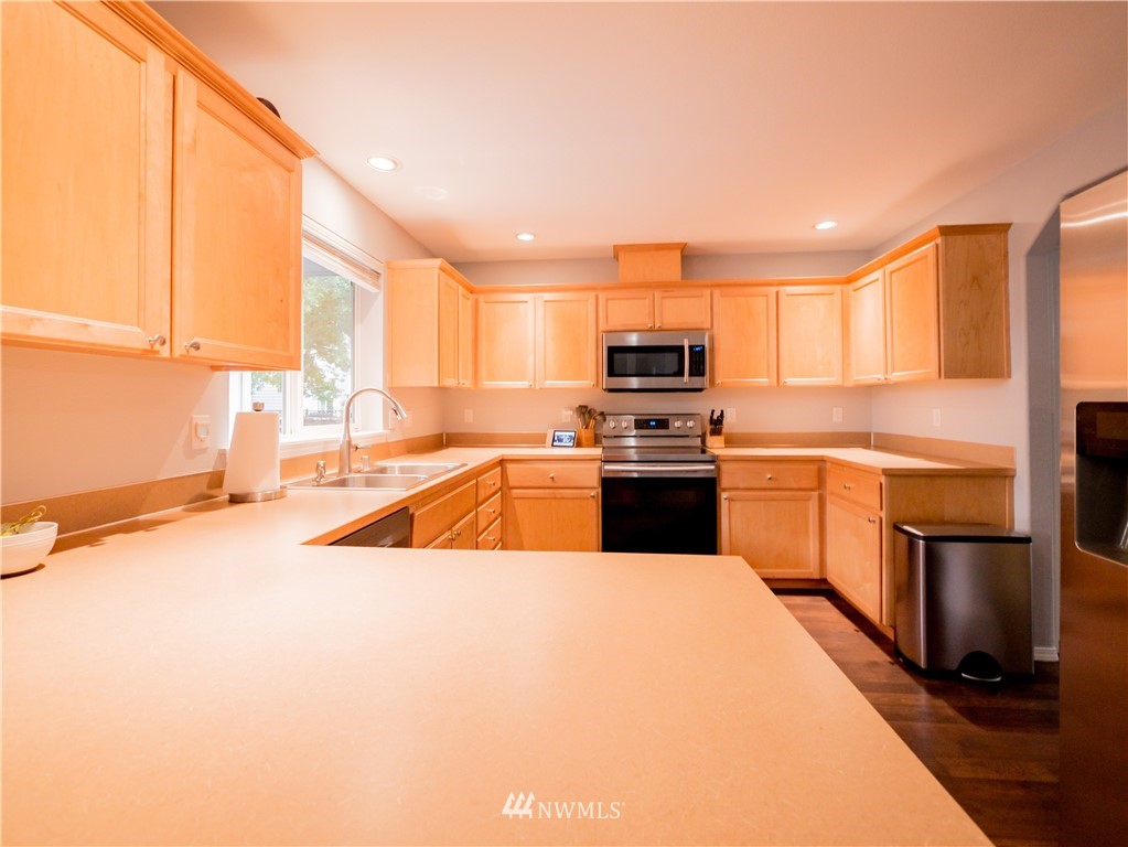 6968 Radius Loop Southeast Lacey, WA 98513 - Photo 12 of 36 Gallery Image 12