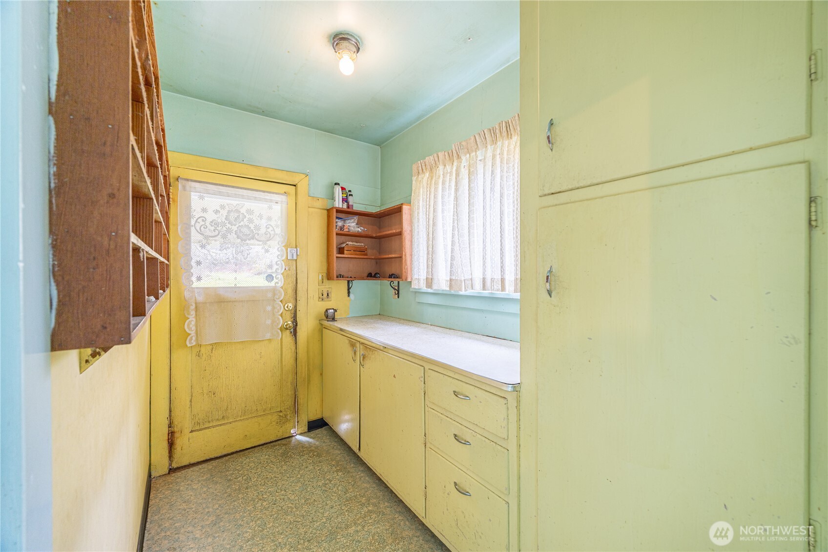 313 Doyle Road Port Angeles, WA 98363 - Photo 4 of 40 Gallery Image 4