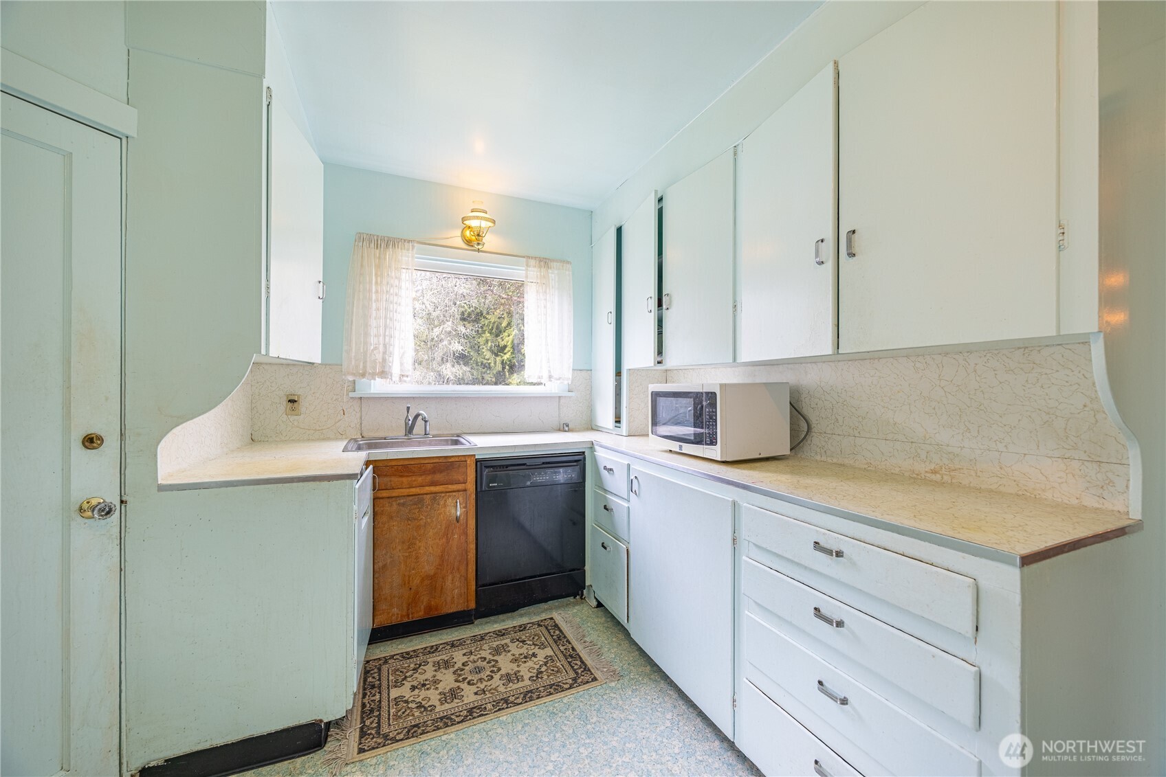313 Doyle Road Port Angeles, WA 98363 - Photo 7 of 40 Gallery Image 7