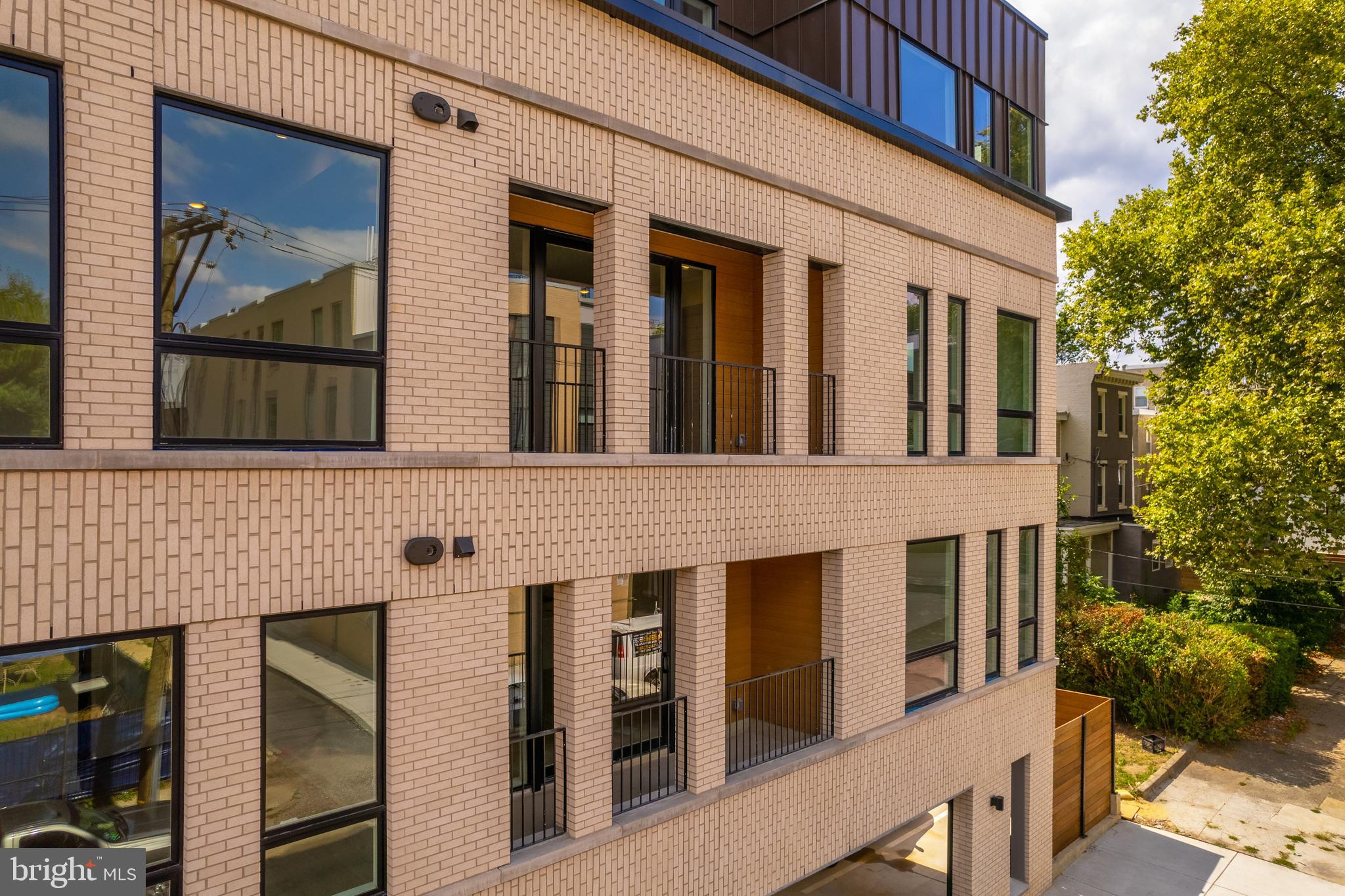 1723 Francis Street, Unit 1B Philadelphia, PA 19130 - Photo 32 of 36