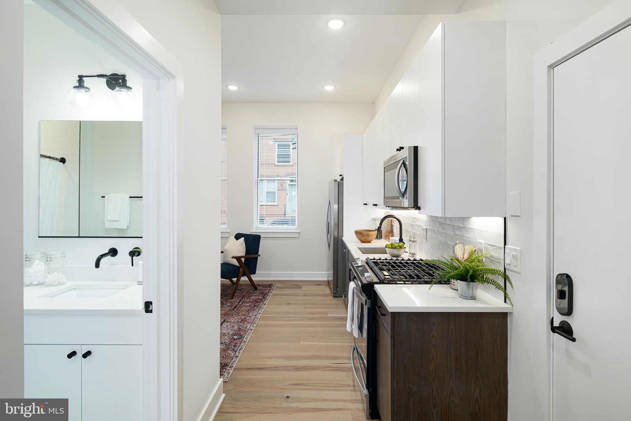 1723 Francis Street, Unit 1B Philadelphia, PA 19130 - Photo 4 of 36