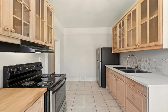 $1,698,000 | 119 East Poplar Avenue, San Mateo, CA 94401