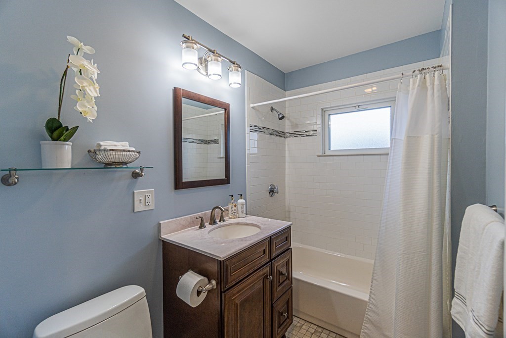 18 Field Road, Unit 2 Arlington, MA 02476 - Photo 14 of 37 Gallery Image 14
