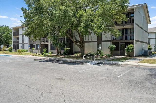 $142,000 | 6519 West Newberry Road, Unit 1013, Gainesville, FL 32605