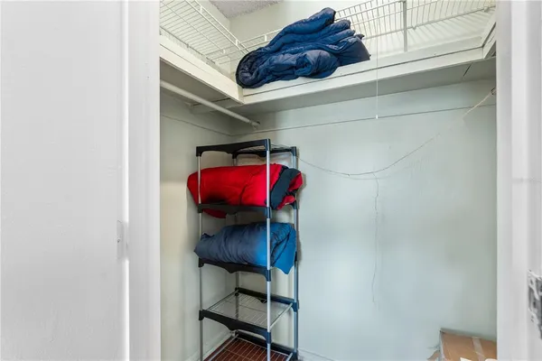 a view of entryway with outdoor seating