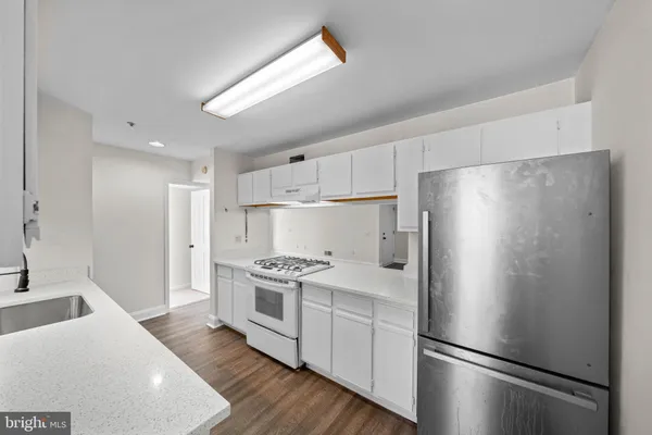 $264,900 | 2009 Waters Edge Drive, Newark, DE 19702