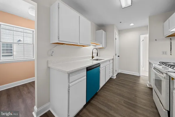 $264,900 | 2009 Waters Edge Drive, Newark, DE 19702