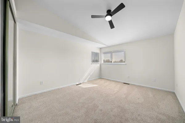 $264,900 | 2009 Waters Edge Drive, Newark, DE 19702