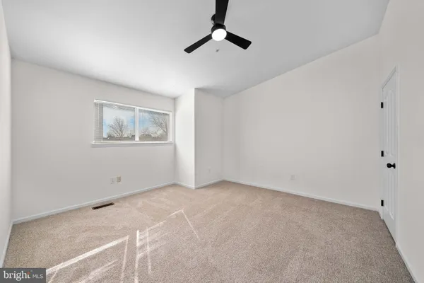 $264,900 | 2009 Waters Edge Drive, Newark, DE 19702