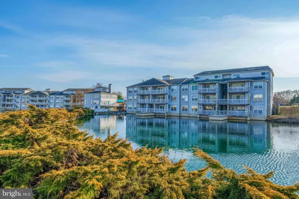 $264,900 | 2009 Waters Edge Drive, Newark, DE 19702