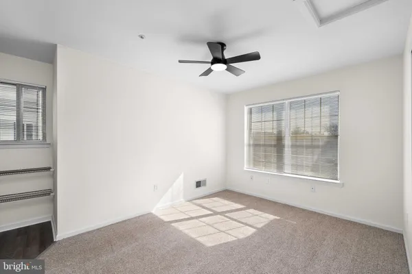 $264,900 | 2009 Waters Edge Drive, Newark, DE 19702