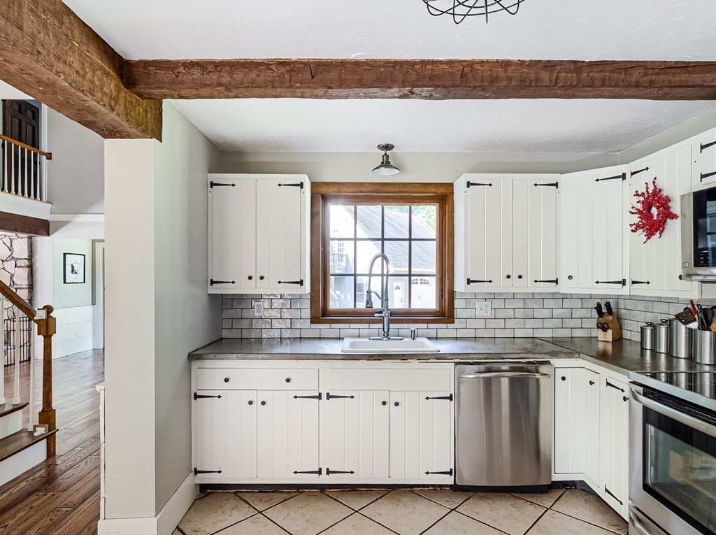 360 Ball Hill Road Princeton, MA 01541 - Photo 13 of 41 Gallery Image 13