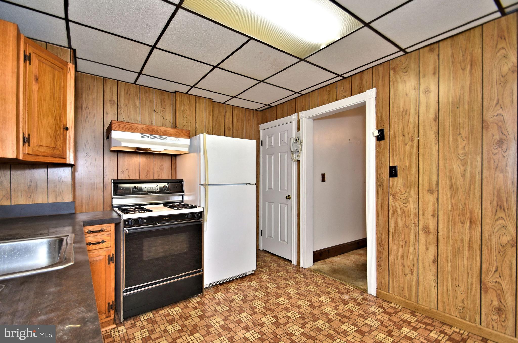 308 Milligan Street Phoenixville, PA 19460 - Photo 9 of 24 Gallery Image 9