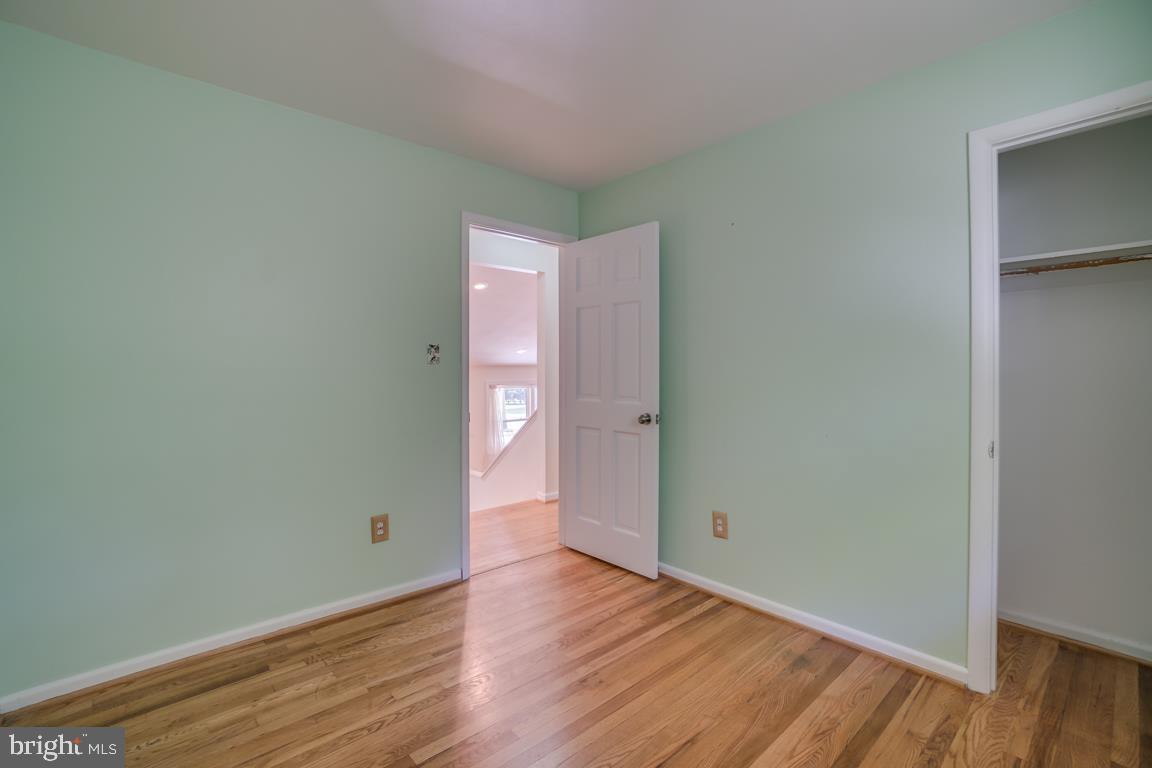 4432 Roundhill Road Alexandria, VA 22310 - Photo 18 of 32 Bedroom 3