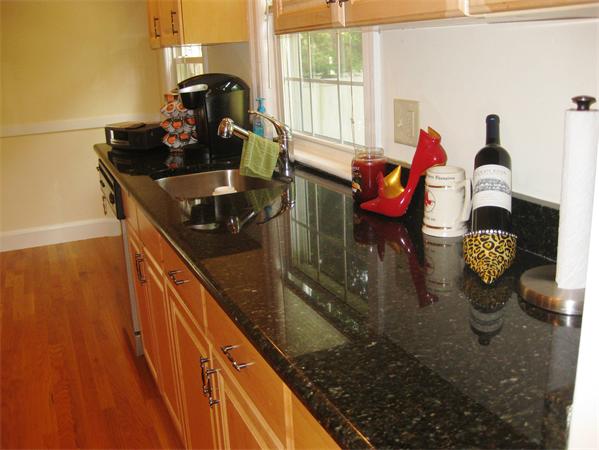 31 Piety Corner Road Waltham, MA 02451 - Photo 4 of 23 Gallery Image 4