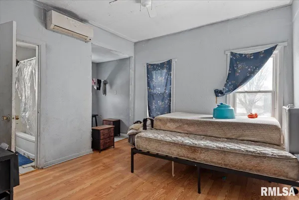 $164,900 | 922-924 North 4th Street, Springfield, IL 62702