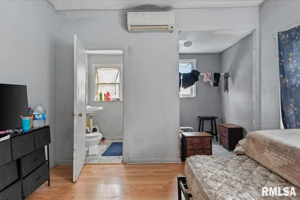 $164,900 | 922-924 North 4th Street, Springfield, IL 62702