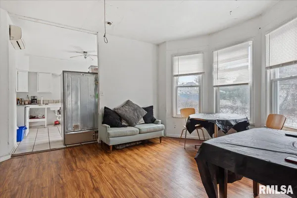 $164,900 | 922-924 North 4th Street, Springfield, IL 62702