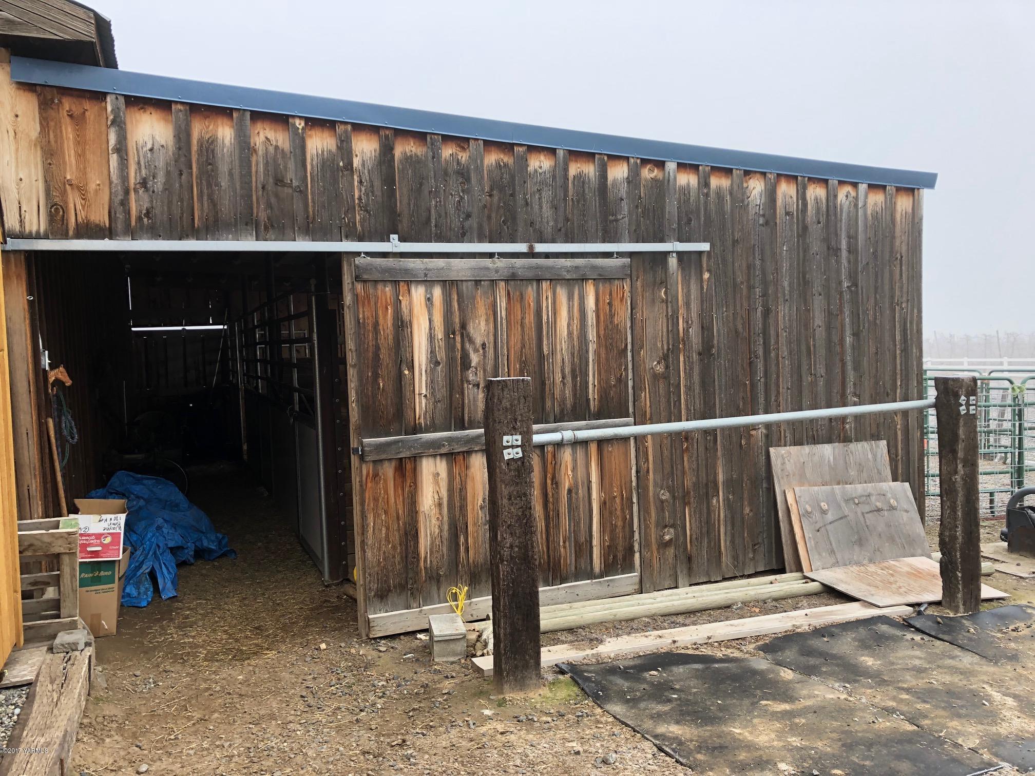 139601 Mccredie Road West Prosser, WA 99350 - Photo 12 of 55 IMG_0093