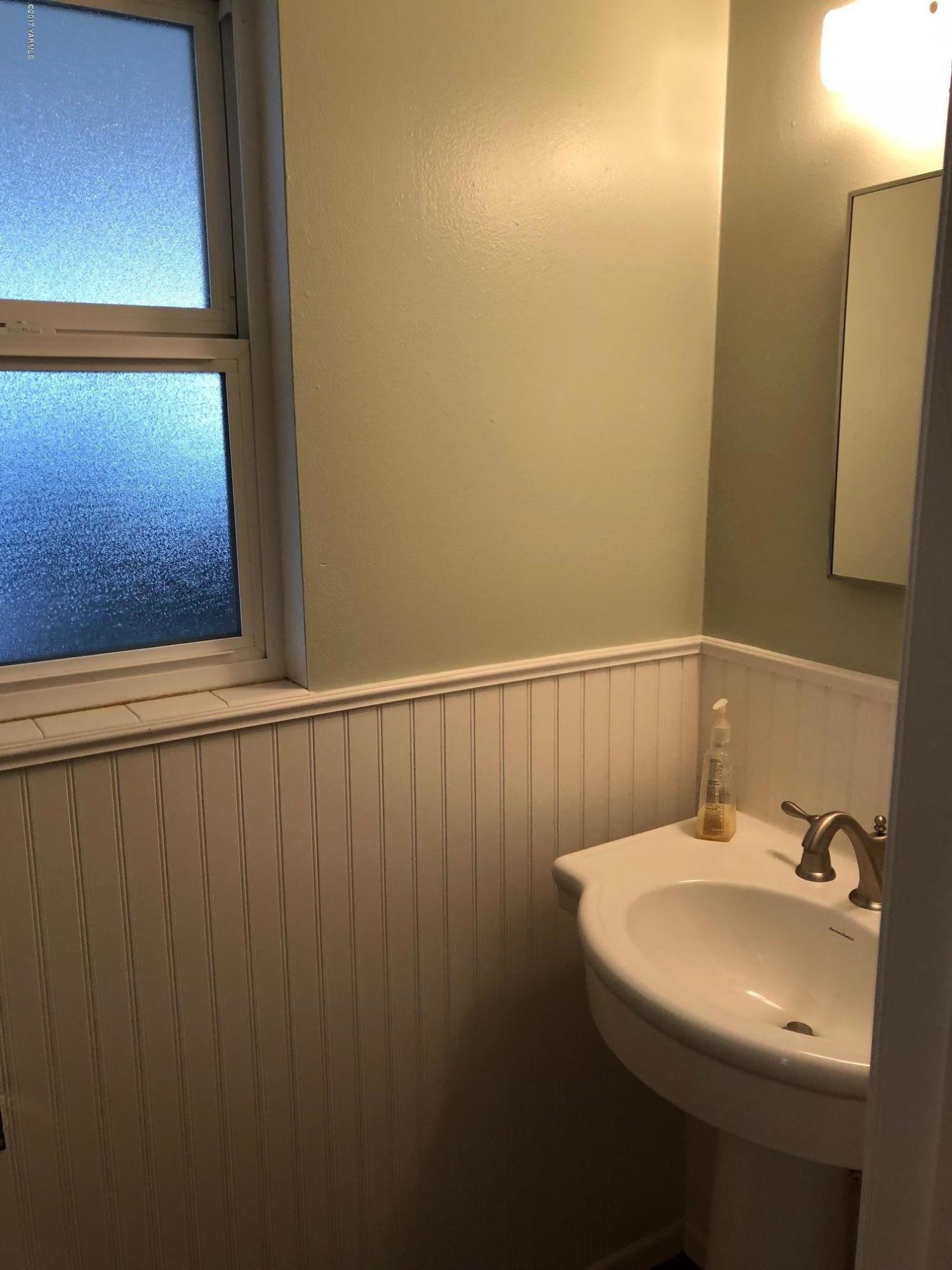 139601 Mccredie Road West Prosser, WA 99350 - Photo 33 of 55 a bathroom with a sink and a mirror